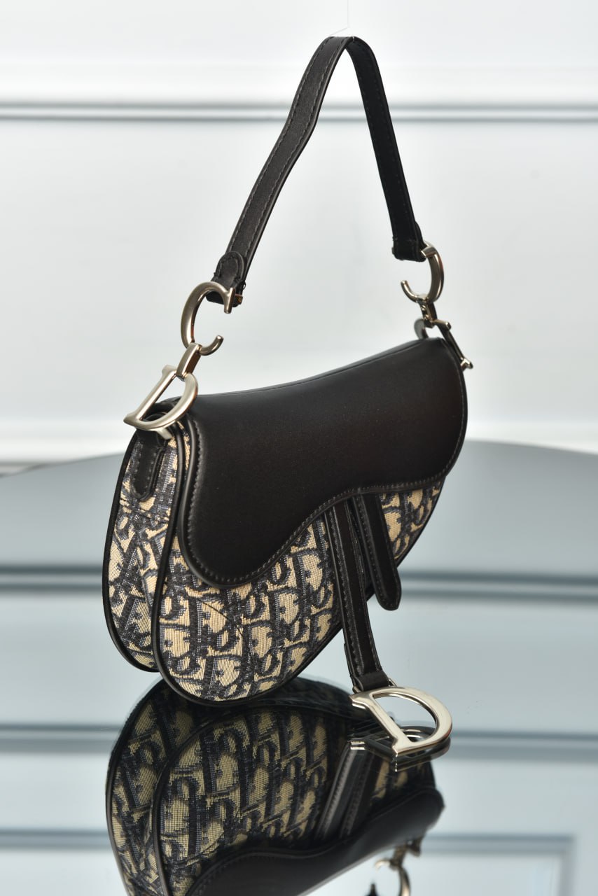 Mini Saddle Bag,Premium Designer Style Women’s Bag – High Quality, Elegant Fashion Accessory (Kopya)