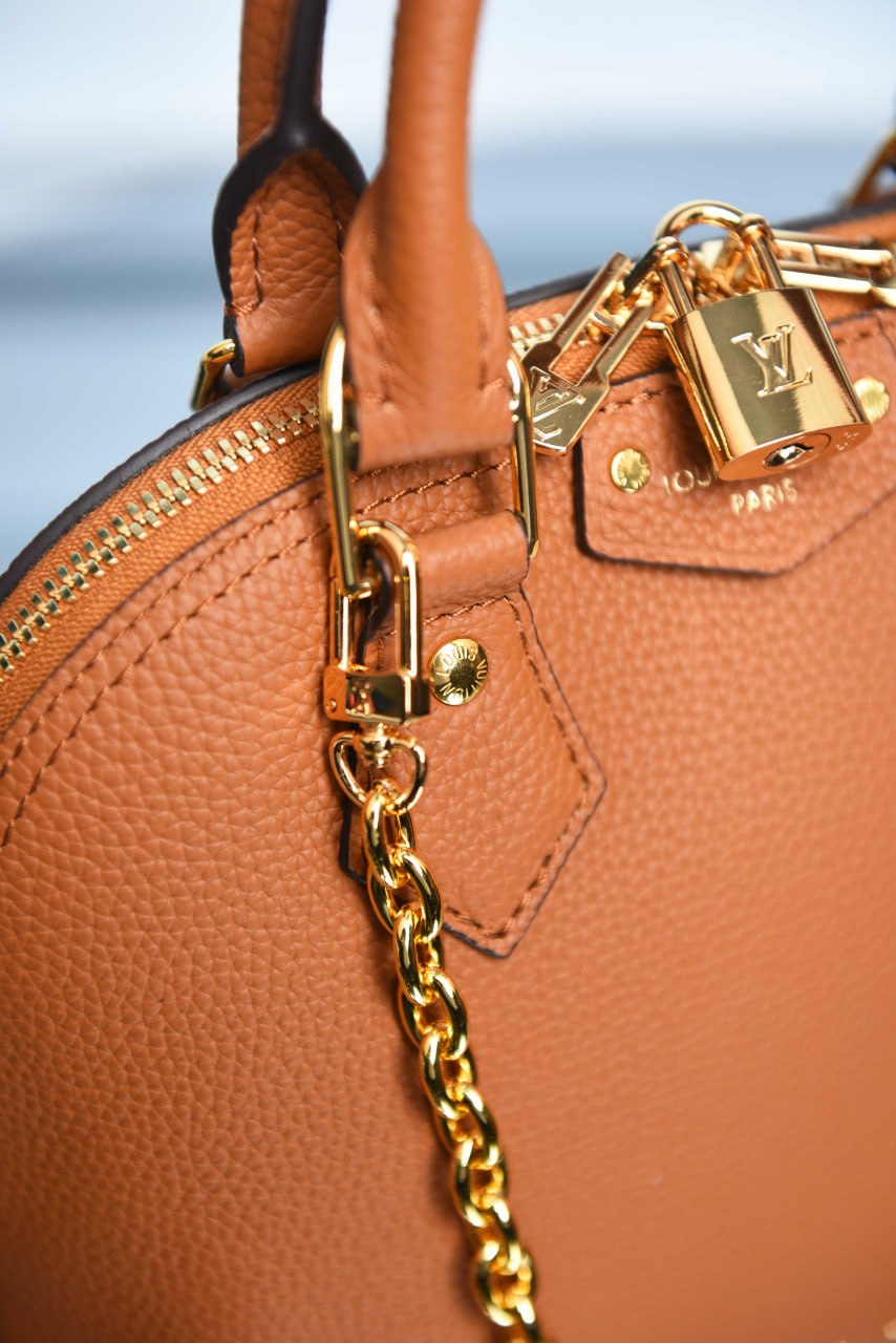 Alma Trunk BB Premium Designer Style Women’s Bag – High Quality, Elegant Fashion Accessory