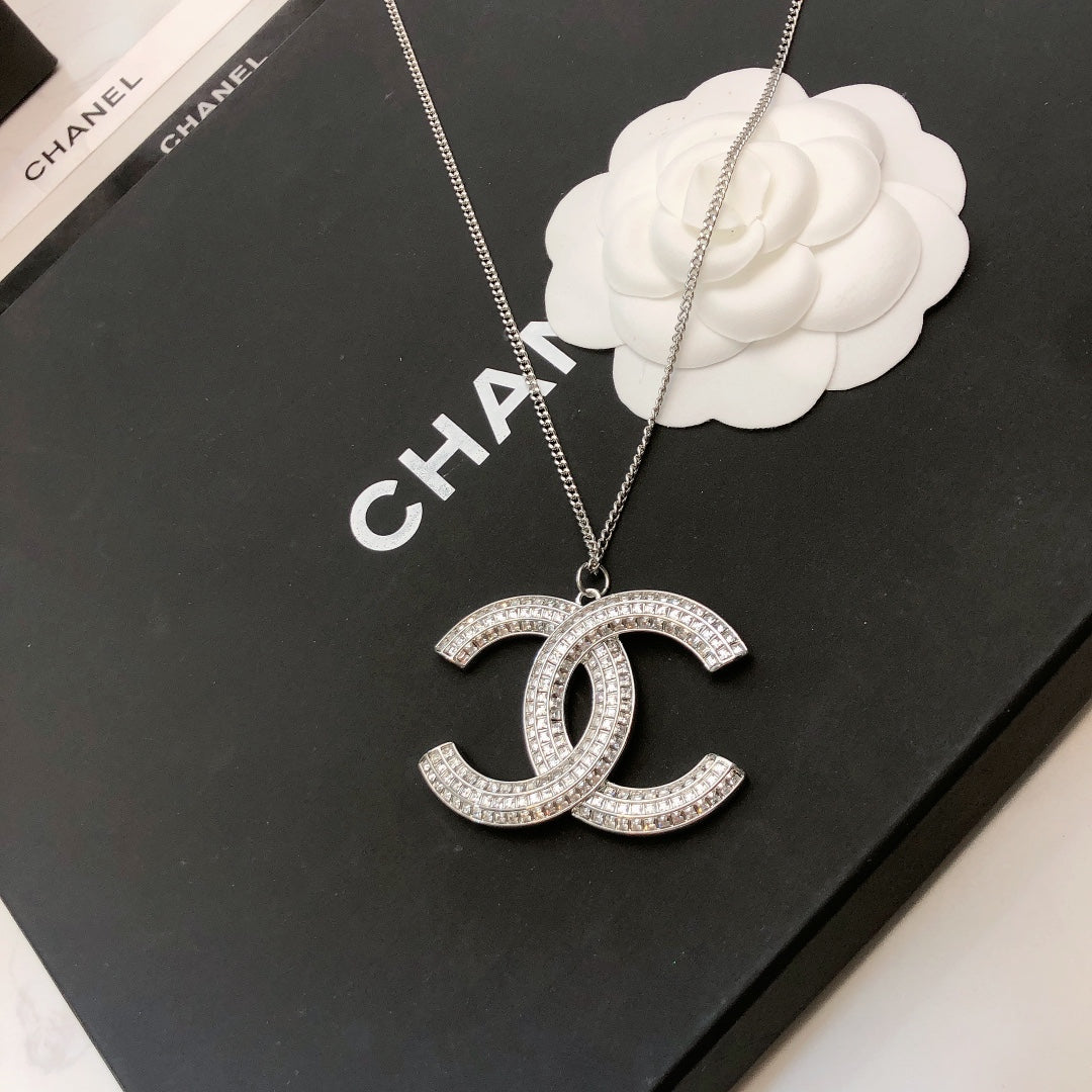 Elegant CC Pendant Necklace with Rhinestones in Silver
