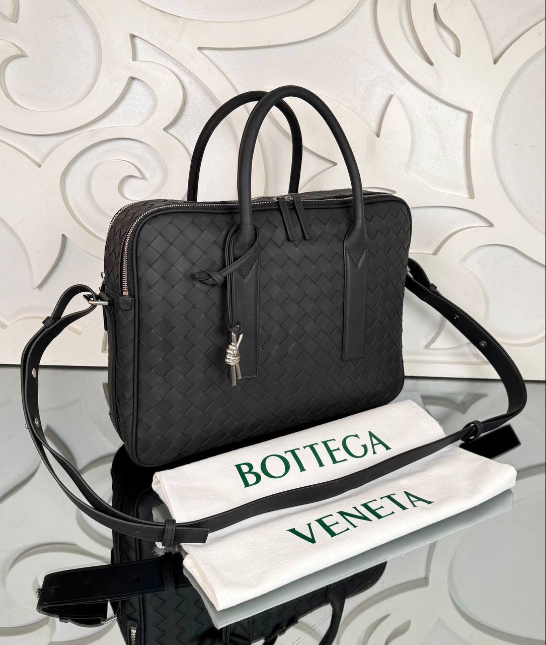 Veneta Getaway Business Premium Designer Style Women’s Bag – High Quality, Elegant Fashion Accessory