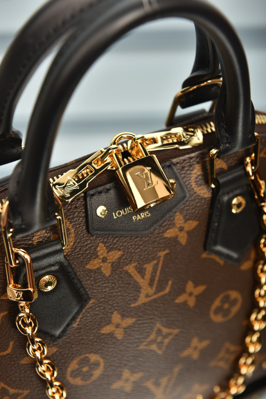 Alma Trunk BB,Premium Designer Style Women’s Bag – High Quality, Elegant Fashion Accessory