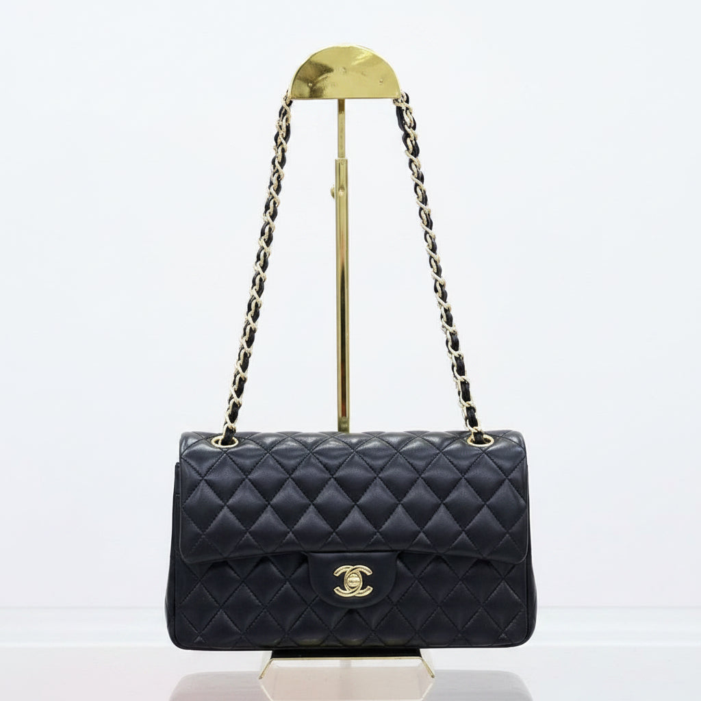 Classic Flap Bag 2.55 Medium | Quilted Leather | Gold Chain Strap