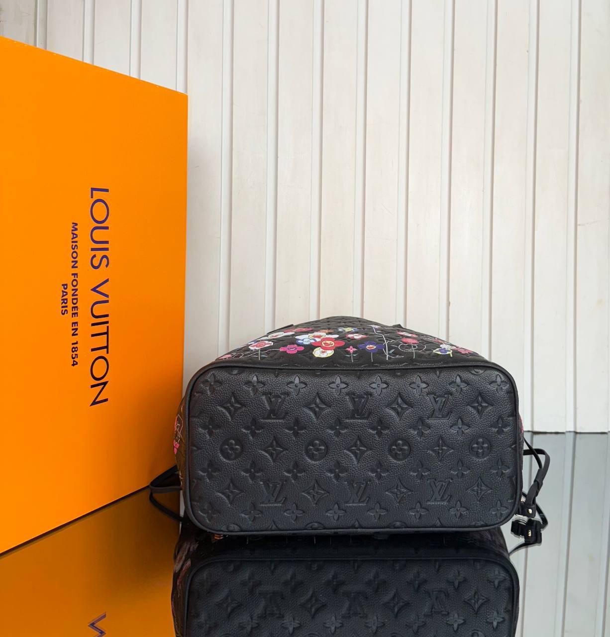 LV x TM Neverfull MM
Premium Designer Style Women’s Bag – High Quality, Elegant Fashion Accessory