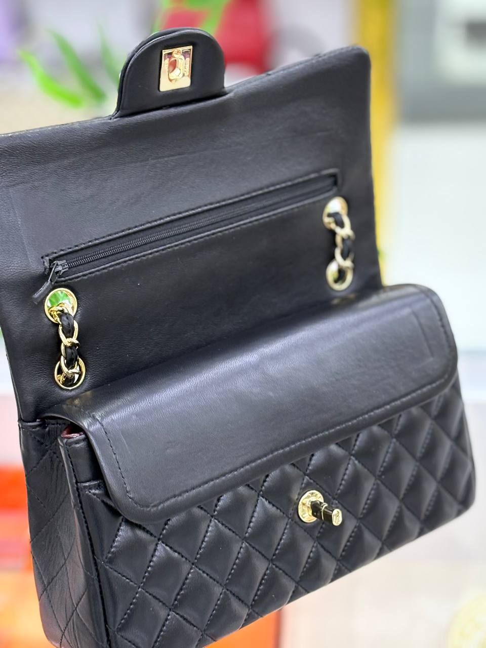Classic Flap Bag 2.55 Medium | Quilted Leather | Gold Chain Strap