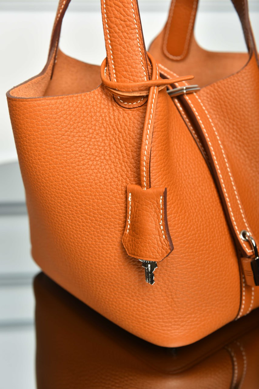 Picotin Lock 18 Premium Designer Style Women’s Bag – High Quality, Elegant Fashion Accessory