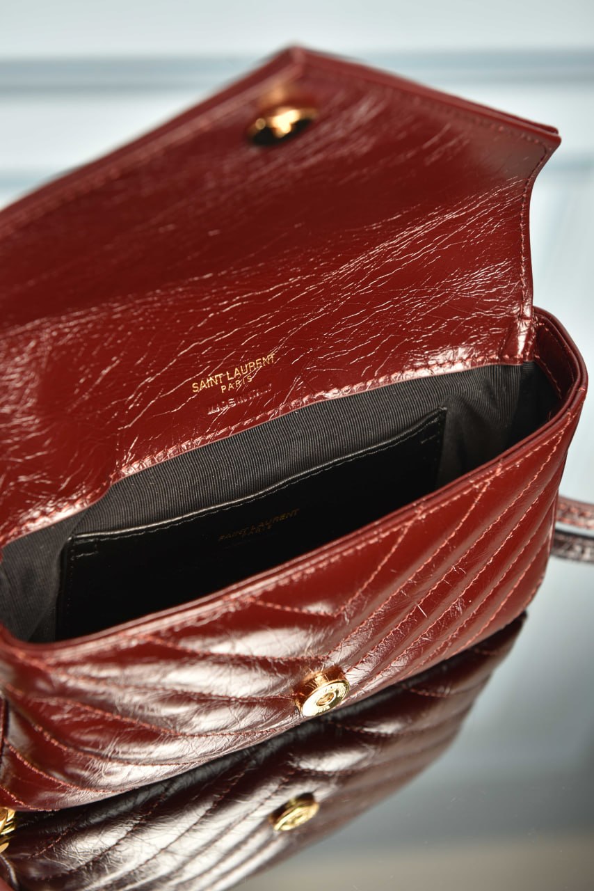 College Mini in Shiny Leather, Premium Designer Style Women’s Bag – High Quality, Elegant Fashion Accessory