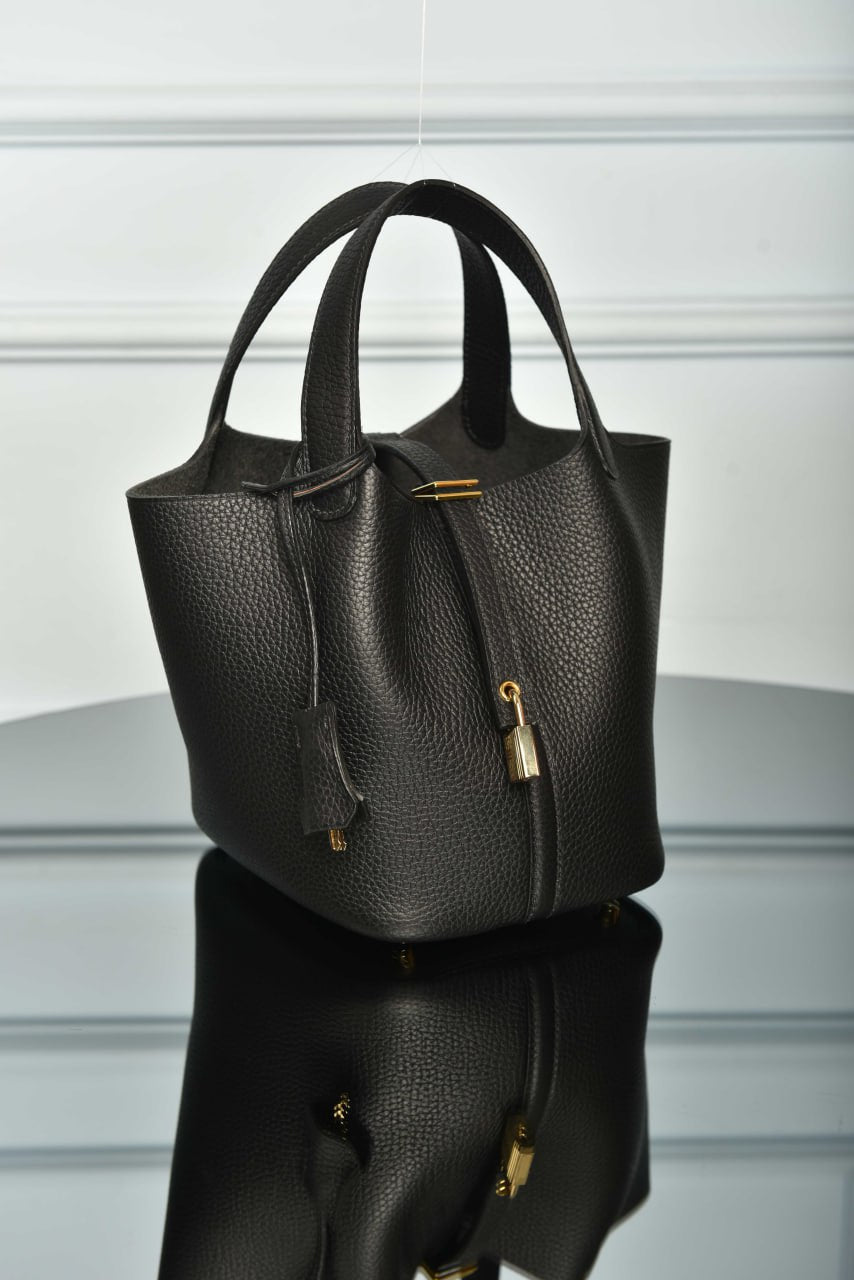 Picotin Lock 18 Premium Designer Style Women’s Bag – High Quality, Elegant Fashion Accessory